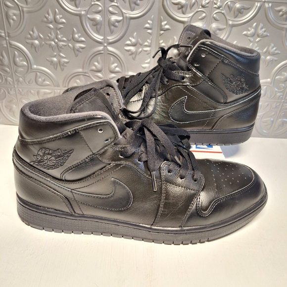 Nike Men's Black High-Top Sneakers